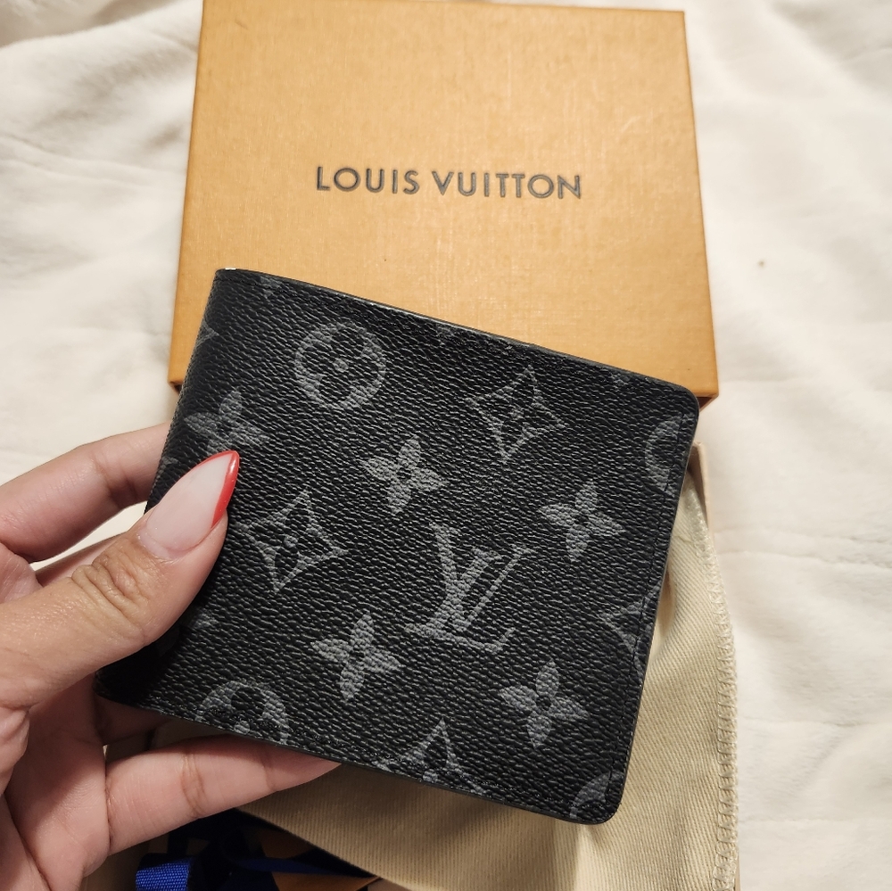 Authentic Louis Vuitton Bifold Multiple Wallet Black Monogram Eclipse